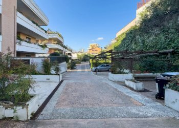 Edificio all\'aperto - Monolocale Via Sumirago
 
31, Roma - foto 2