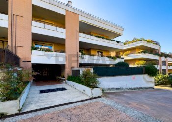 Edificio all\'aperto - Monolocale Via Sumirago
 
31, Roma - foto 5