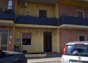 Edificio all\'aperto - Semi-detached house Viia Laurentina
 
114, Pomezia - photo 1