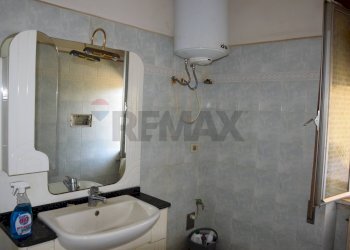 Bagno - Semi-detached house Viia Laurentina
 
114, Pomezia - photo 16