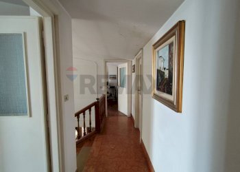 Hall / corridoio - Villa via delle ortensie
 
4, Pino Torinese - foto 22