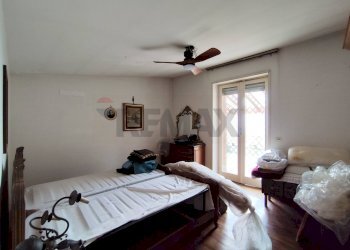 Camera / camera da letto - Villa via delle ortensie
 
4, Pino Torinese - foto 25