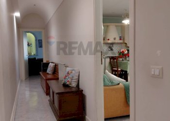 Hall / corridoio - Appartamento via consolare valeria
 
13, Giardini-Naxos - foto 1