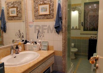 Bagno - Appartamento via consolare valeria
 
13, Giardini-Naxos - foto 8