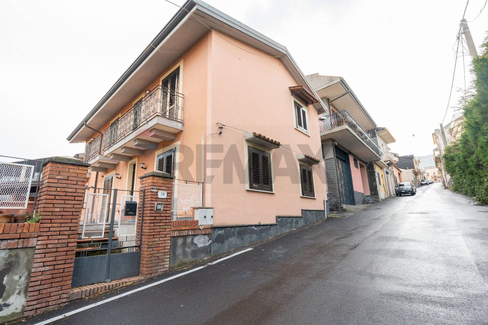 Edificio all\'aperto - Casa semi indipendente Via cancelliere
 
58, Zafferana Etnea - foto 1
