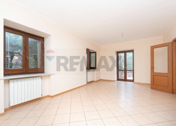 Stanza vuota - Casa semi indipendente Via cancelliere
 
58, Zafferana Etnea - foto 3