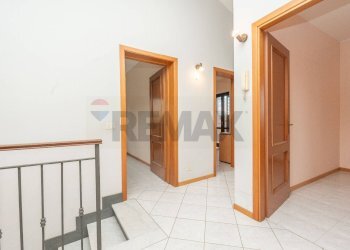 Hall / corridoio - Casa semi indipendente Via cancelliere
 
58, Zafferana Etnea - foto 25