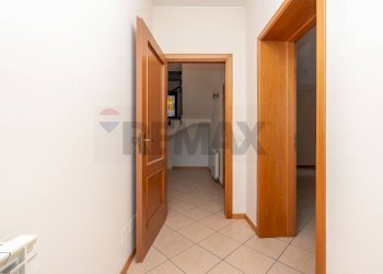 Hall / corridoio - Casa semi indipendente Via cancelliere
 
58, Zafferana Etnea - foto 33