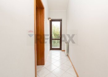 Hall / corridoio - Casa semi indipendente Via cancelliere
 
58, Zafferana Etnea - foto 35