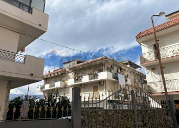 Edificio all\'aperto - Quadrilocale Via LLIRIA
 
5, Giardini-Naxos - foto 13