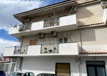 Edificio all\'aperto - Quadrilocale Via LLIRIA
 
5, Giardini-Naxos - foto 14