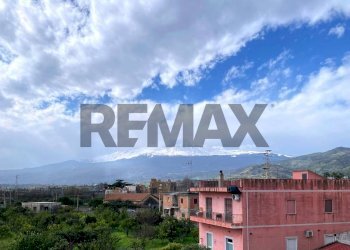 Vista delle montagne - Quadrilocale Via LLIRIA
 
5, Giardini-Naxos - foto 15