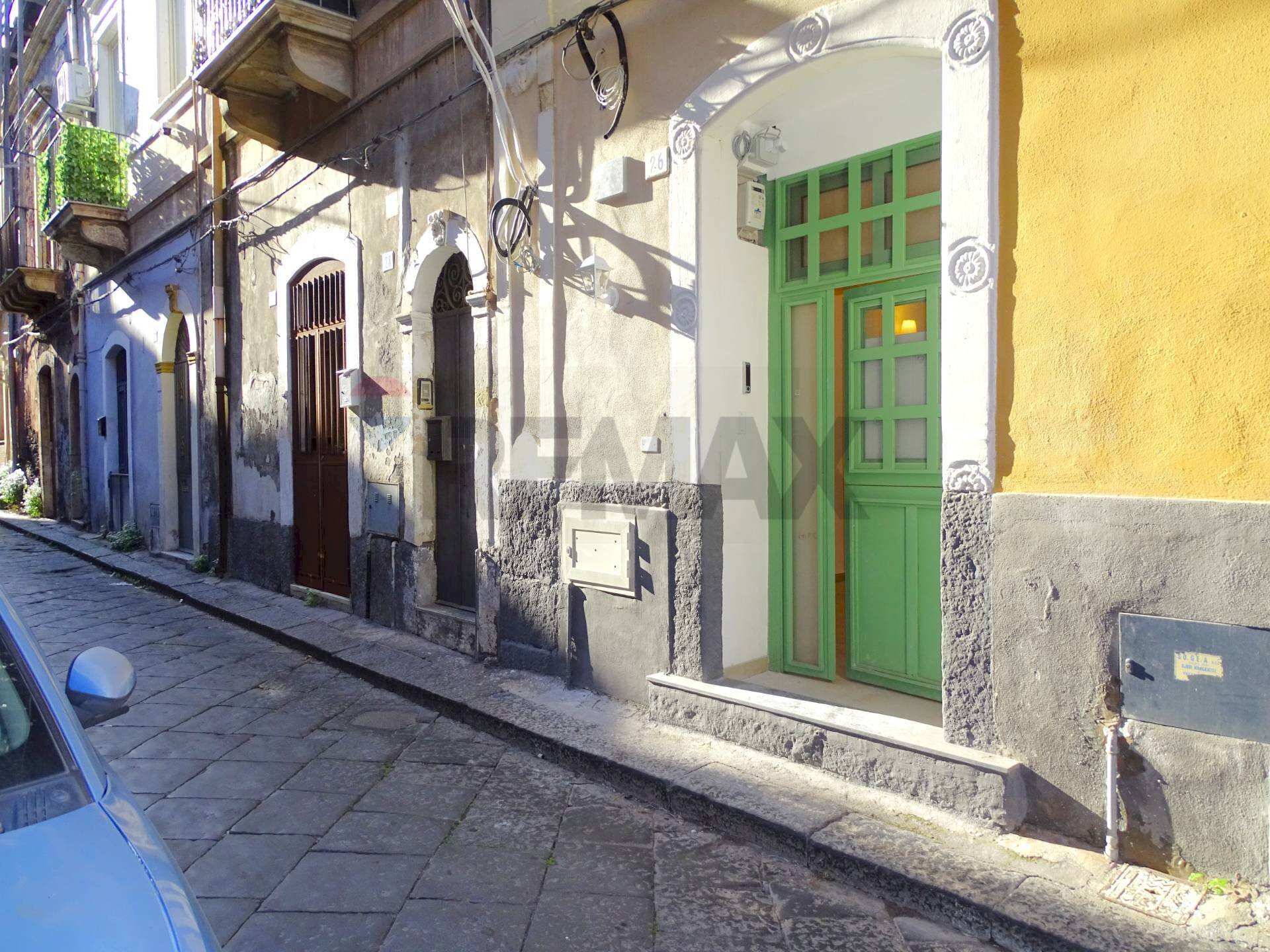 Edificio all\'aperto - Casa semi indipendente Via   Fortuna
 
26, Catania - foto 3