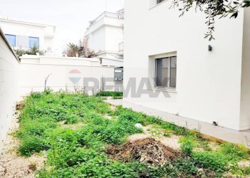 Giardino - Villa Viale delle Palme
 
10, Manfredonia - foto 14