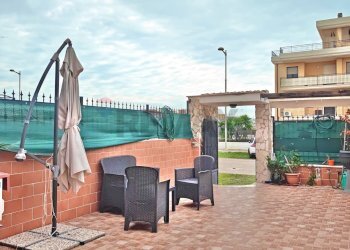 Terrazza - Casa indipendente Via Francia
 
16, Manfredonia - foto 4