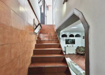 Scale - Casa indipendente Via Francia
 
16, Manfredonia - foto 37