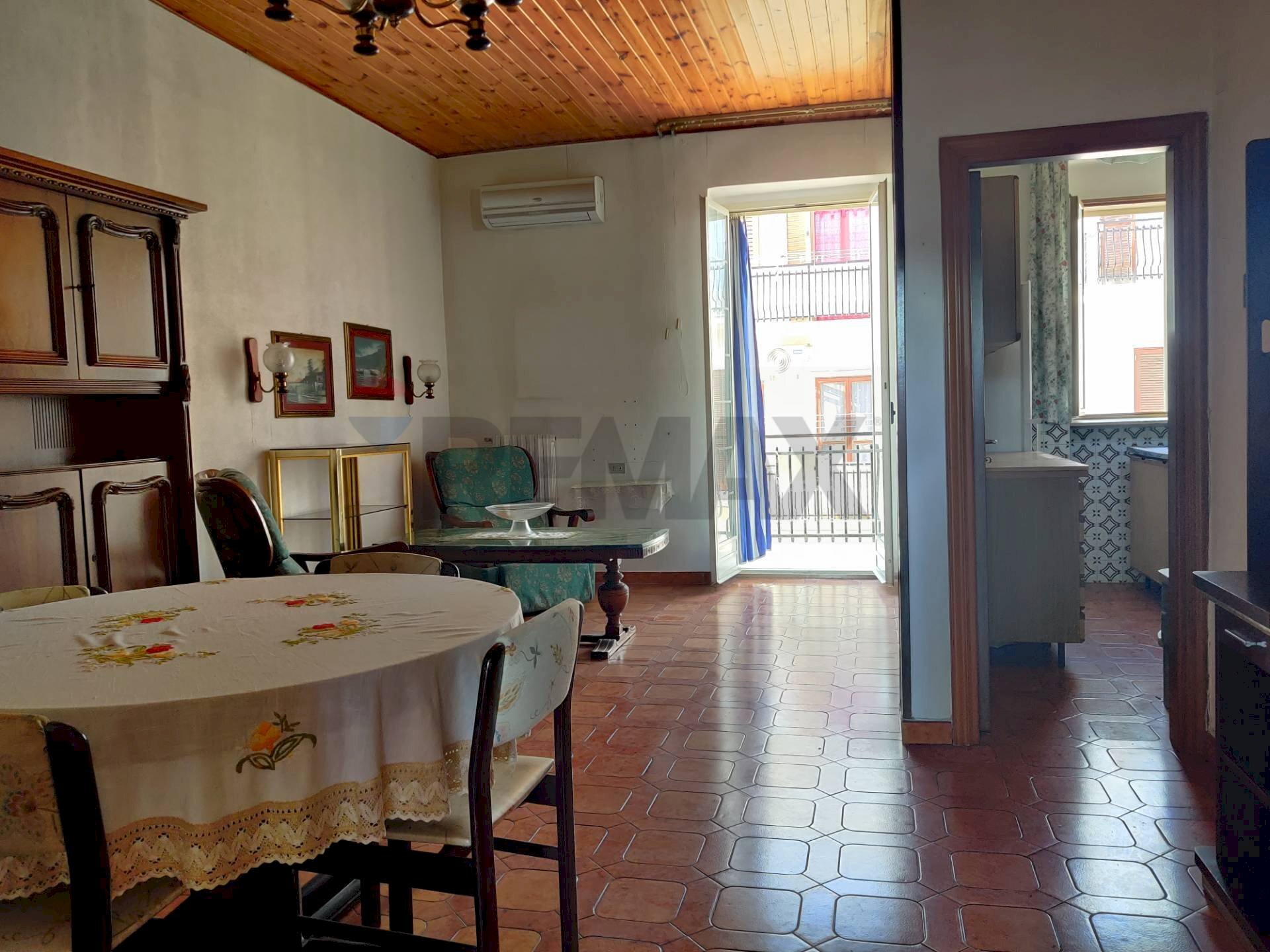 Sala da pranzo - Three-room apartment Via Dante Alighieri
 
21, Mattinata - photo 3