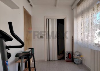 Hall / corridoio - Trilocale Via Dante Alighieri
 
21, Mattinata - foto 21