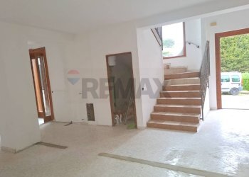 Scale - Casa indipendente VIA BARAGGIA
 
19, Castelletto Sopra Ticino - foto 13