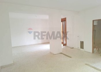 Stanza vuota - Casa indipendente VIA BARAGGIA
 
19, Castelletto Sopra Ticino - foto 15