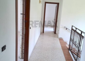 Hall / corridoio - Casa indipendente VIA BARAGGIA
 
19, Castelletto Sopra Ticino - foto 17