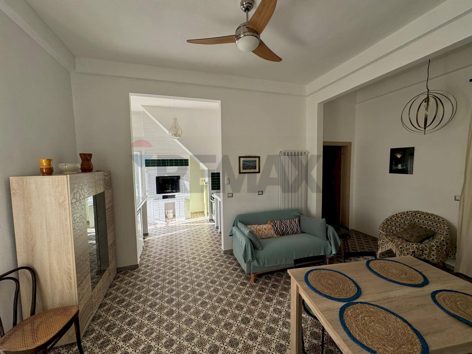 Sala da pranzo - Trilocale Via Manlio
 
7, Peschici - foto 1