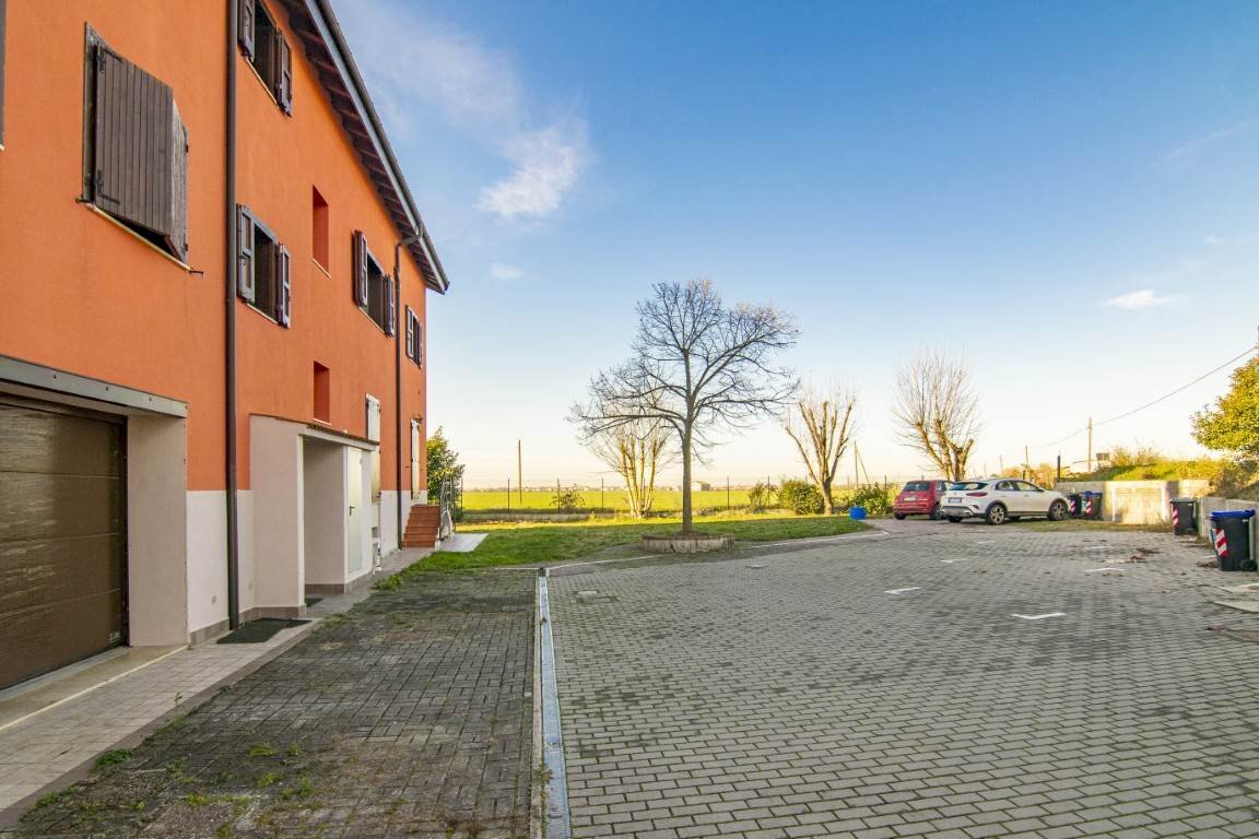 One-room apartment Sala Bolognese - photo 3