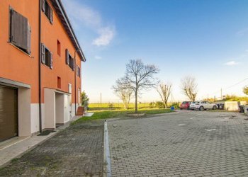 One-room apartment Sala Bolognese - photo 3