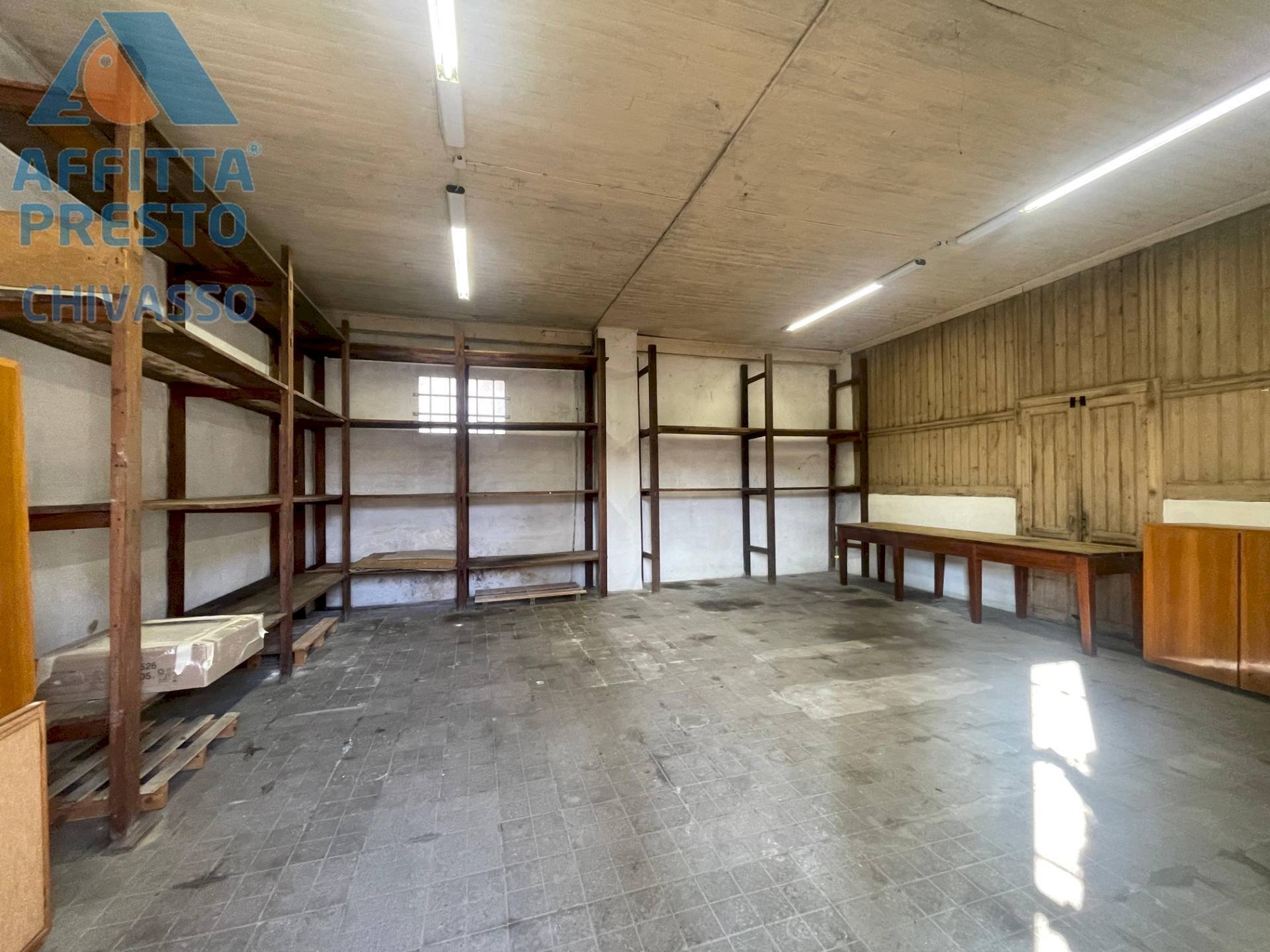 Foto 3 - Commercial Activity VIA GERBIDO
 
12, Chivasso - photo 3