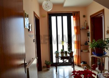 Hall / corridoio - Casa indipendente San Marco dei Cavoti - foto 15