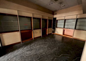 Stanza vuota - Locale Commerciale piazza orsini
 
13, Benevento - foto 10