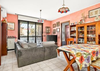 Sala da pranzo - Quadrilocale VIA VARESE
 
23, Busto Arsizio - foto 2