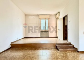 Stanza vuota - Villa a Schiera VIA AUSTRIA
 
35, Carpi - foto 15