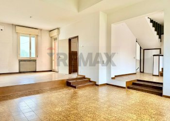 Stanza vuota - Villa a Schiera VIA AUSTRIA
 
35, Carpi - foto 17