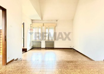 Stanza vuota - Villa a Schiera VIA AUSTRIA
 
35, Carpi - foto 21