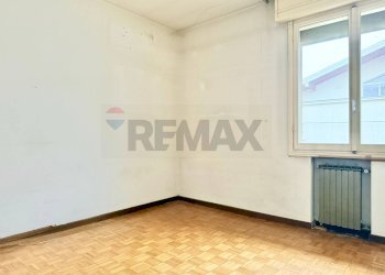 Stanza vuota - Villa a Schiera VIA AUSTRIA
 
35, Carpi - foto 35