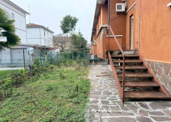 Giardino - Villa a Schiera VIA AUSTRIA
 
35, Carpi - foto 49