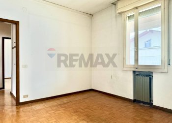 Stanza vuota - Villa a Schiera VIA AUSTRIA
 
35, Carpi - foto 53