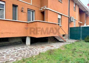 Edificio all\'aperto - Villa a Schiera VIA AUSTRIA
 
35, Carpi - foto 62