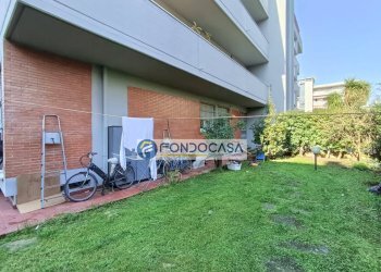 esterno - Appartamento via benedetto croce, Massa - foto 2