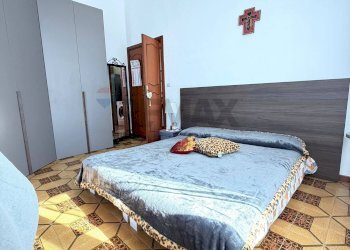 Camera / camera da letto - Three-room apartment Minturno - photo 9