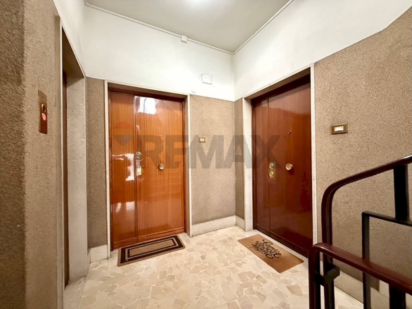 Ricezione / Lobby - Three-room apartment via ugo ojetti
 
380/F, Roma - photo 3