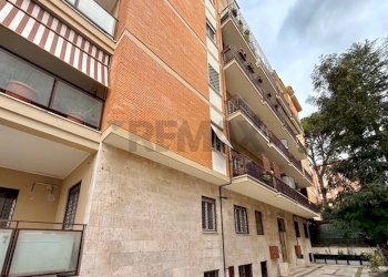 Edificio all\'aperto - Three-room apartment via ugo ojetti
 
380/F, Roma - photo 21