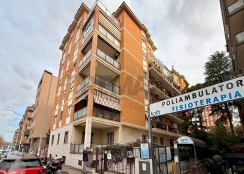 Edificio all\'aperto - Three-room apartment via ugo ojetti
 
380/F, Roma - photo 22