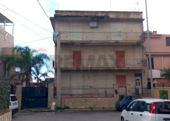 Edificio all\'aperto - Appartamento via La Grua Di Talamanca
 
12, Terrasini - foto 2