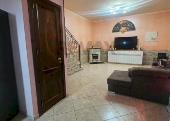 Hall / corridoio - Casa indipendente Via Schettino
 
35, Casteldaccia - foto 3