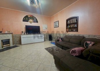 Soggiorno - Casa indipendente Via Schettino
 
35, Casteldaccia - foto 12