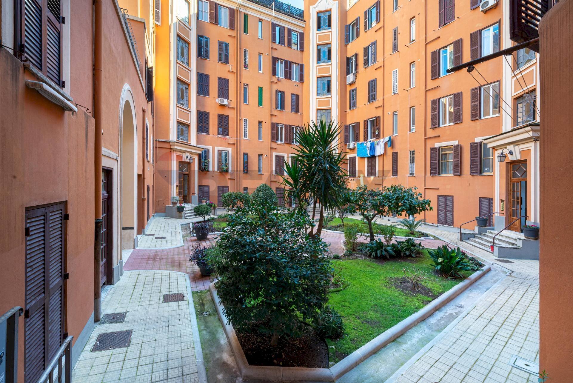 Edificio all\'aperto - Trilocale Via Taranto
 
95, Roma - foto 3