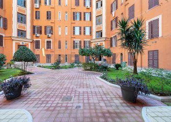 Edificio all\'aperto - Trilocale Via Taranto
 
95, Roma - foto 4