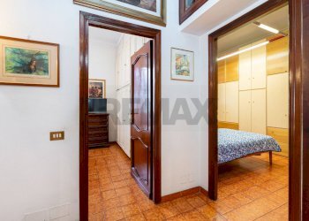 Hall / corridoio - Trilocale Via Taranto
 
95, Roma - foto 16